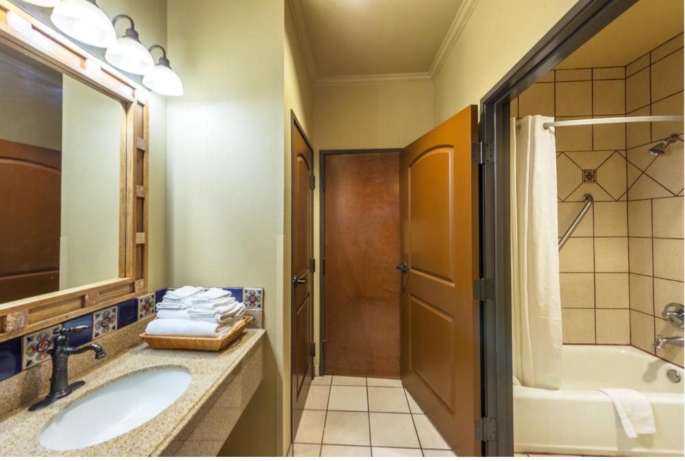 Standard Room with Two Double Beds - Non-Smoking interior